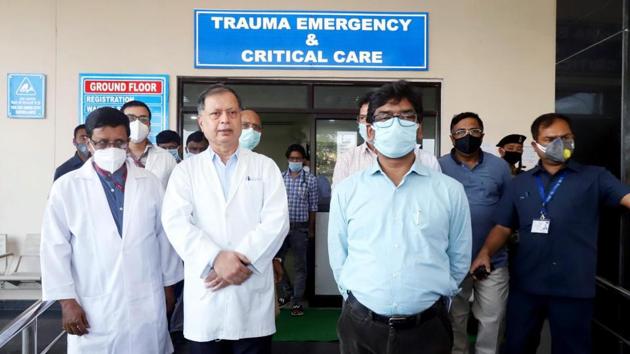 Jharkhand Chief minister Hemant Soren along with doctors during his visit to the states premier medical college and hospital RIMS to review the preparation in the isolation wards. (ANI) Jharkhand Chief minister Hemant Soren along with doctors during his visit to the states premier medical college and hospital RIMS to review the preparation in the isolation wards. (ANI)