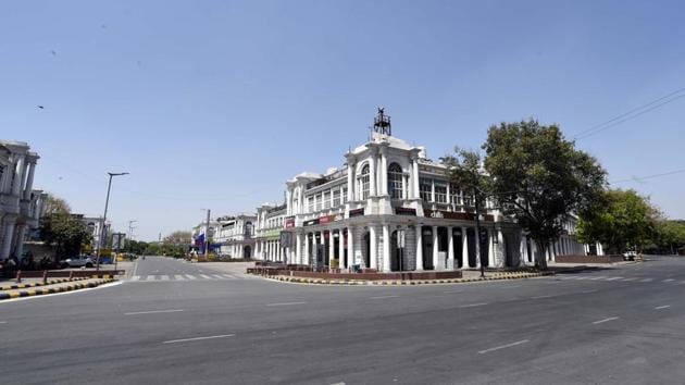 Deserted Connaught place , on day 13 of the 21-day nationwide lockdown.(Arvind Yadav/ Hindustan Times)