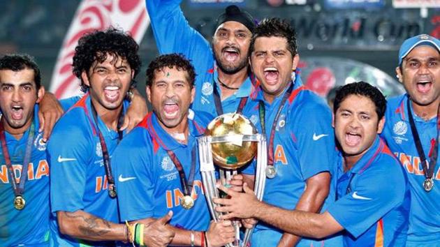 Indian team with the world cup trophy(Twitter)