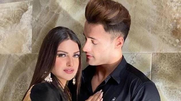 Himanshi Khurana and Asim Riaz are backed by a fan amry that not only loves their individual personalities as celebrities but also love them as a couple.