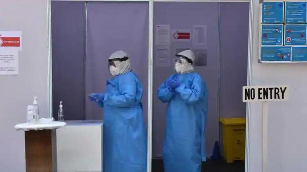 Till now, four people have died due to the dreaded virus in the state while 20 have been discharged after being treated successfully. (Sanchit Khanna/HT PHOTO) Till now, four people have died due to the dreaded virus in the state while 20 have been discharged after being treated successfully. (Sanchit Khanna/HT PHOTO)