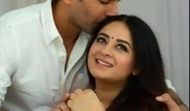 Mahhi Vij responds to trolls who targeted her husband. Mahhi Vij responds to trolls who targeted her husband.
