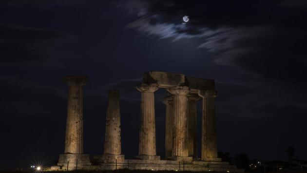 Photos: Looking at a super moon, from across the globe | Hindustan Times