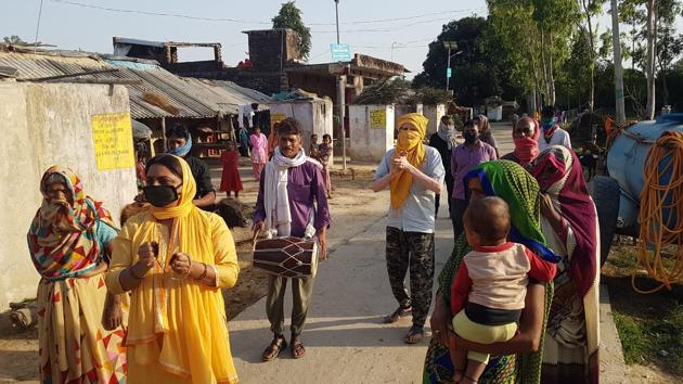 Musical jan jagran in village led by village head Shweta Singh (with mask) to create awareness on COVID-19 (HT Photo) Musical jan jagran in village led by village head Shweta Singh (with mask) to create awareness on COVID-19 (HT Photo)