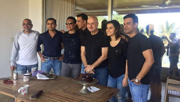 Taapsee Pannu shared a throwback picture with her Naam Shabana team.