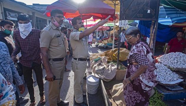 K Venkatesham also warned citizens of police action if they failed to adhere to the lockdown rules. (HT Photo) K Venkatesham also warned citizens of police action if they failed to adhere to the lockdown rules. (HT Photo)