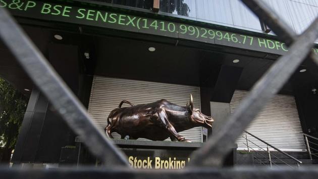 The reception from offshore lenders underscores the weak sentiment towards the Indian financial sector, which is already reeling from a series of defaults. (Pratham Gokhale/HT file photo) The reception from offshore lenders underscores the weak sentiment towards the Indian financial sector, which is already reeling from a series of defaults. (Pratham Gokhale/HT file photo)