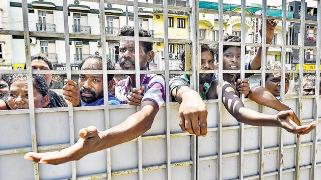 Homeless people wait to receive food during the nationwide lockdown to curb the spread of the coronavirus, Chennai, April 9, 2020(PTI)