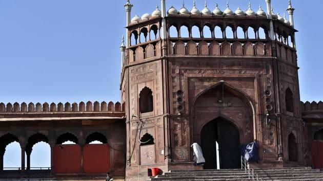 Covid-19: A person wearing a protective face mask seen at Jama Masjid on day fifteen of the 21-day nationwide lockdown to curb the spread of coronavirus in New Delhi. (Sanjeev Verma/HT PHOTO) Covid-19: A person wearing a protective face mask seen at Jama Masjid on day fifteen of the 21-day nationwide lockdown to curb the spread of coronavirus in New Delhi. (Sanjeev Verma/HT PHOTO)