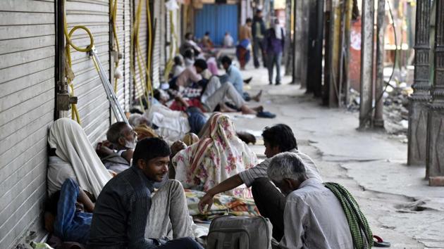 Homeless people at Chandni Chowk on day fifteen of the 21-day nationwide lockdown to curb the spread of Coronavirus, in New Delhi, India, on Wednesday, April 8, 2020.(Sanjeev Verma/HT PHOTO) Homeless people at Chandni Chowk on day fifteen of the 21-day nationwide lockdown to curb the spread of Coronavirus, in New Delhi, India, on Wednesday, April 8, 2020.(Sanjeev Verma/HT PHOTO)