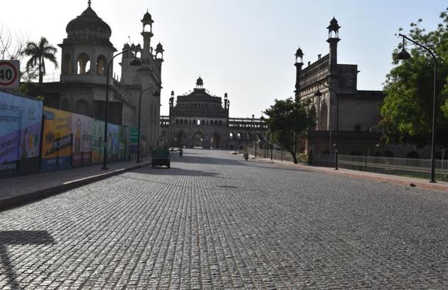Barring medical teams, sanitisation workers and those deployed for home delivery, no one is being allowed to move. (Dheeraj Dhawan/HT Photo) Barring medical teams, sanitisation workers and those deployed for home delivery, no one is being allowed to move. (Dheeraj Dhawan/HT Photo)