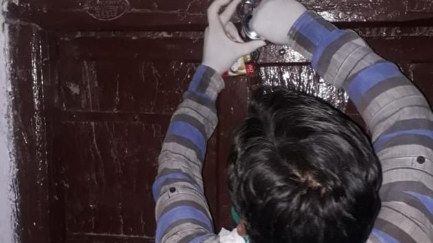 A house being locked in Rajnagar area of Chhatarpur district on Thursday.(Sourced) A house being locked in Rajnagar area of Chhatarpur district on Thursday.(Sourced)