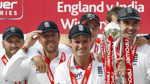 Graeme Swann and Kevin Pietersen flank England captain Andrew Strauss during trophy celebrations after England beat India 4-0 in a Test series in England in 2011.(Agencies)