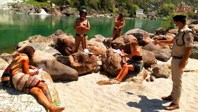 The incident happened in Tapovan area, one of the most popular tourist spots in Rishikesh, which falls under Muni ki Reti police station in Tehri Garhwal district, on Saturday afternoon.(HT PHOTO.) The incident happened in Tapovan area, one of the most popular tourist spots in Rishikesh, which falls under Muni ki Reti police station in Tehri Garhwal district, on Saturday afternoon.(HT PHOTO.)