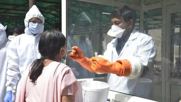 Coronavirus cases in India have gone up to 8,356, according to the health ministry.(Sakib Ali /Hindustan Times)