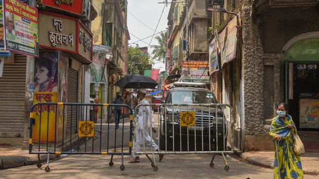 Due to the lockdown the father couldn’t find a doctor or a conveyance to carry pregnant wife to hospital. (PTI Photo) Due to the lockdown the father couldn’t find a doctor or a conveyance to carry pregnant wife to hospital. (PTI Photo)