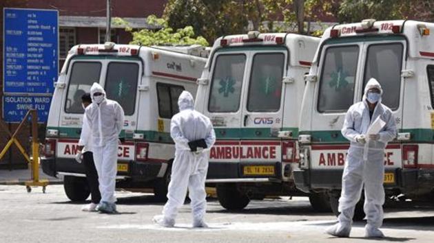 At least, 26 coronavirus positive cases have emerged in Delhi on Sunday, who have foreign travel history or have had contact with those who have travelled abroad earlier, according to the Delhi government data. (SONU MEHTA/HT PHOTO.) At least, 26 coronavirus positive cases have emerged in Delhi on Sunday, who have foreign travel history or have had contact with those who have travelled abroad earlier, according to the Delhi government data. (SONU MEHTA/HT PHOTO.)