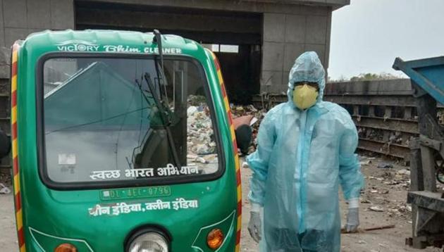 Dhani Ram is tasked to handle biomedical waste. (HT Photo) Dhani Ram is tasked to handle biomedical waste. (HT Photo)