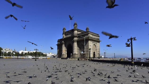 Police personal evacuated the Gateway Of India following COVID 19 pandemic in Mumbai. (Photo by Anshuman Poyrekar/ Hindustan Times) Police personal evacuated the Gateway Of India following COVID 19 pandemic in Mumbai. (Photo by Anshuman Poyrekar/ Hindustan Times)