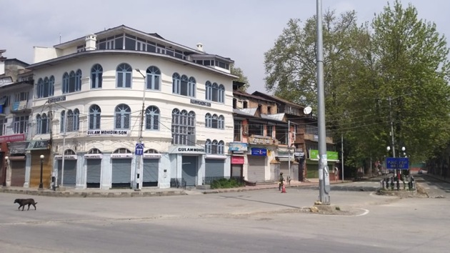 A view deserted street a Lal Chowk, Srinagar, J-K, on April 14, 2020. (Waseem Andrabi / HT Photo) A view deserted street a Lal Chowk, Srinagar, J-K, on April 14, 2020. (Waseem Andrabi / HT Photo)