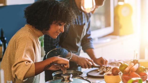 Switch over to health mode as eating unhealthy food continuously overtaxes the digestive system (Photo: istock) Switch over to health mode as eating unhealthy food continuously overtaxes the digestive system (Photo: istock)