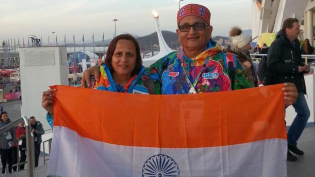 Om Prakash Mundra with wife Premlata at the 2014 Sochi Winter Games where they were volunteers. (HT Photo) Om Prakash Mundra with wife Premlata at the 2014 Sochi Winter Games where they were volunteers. (HT Photo)