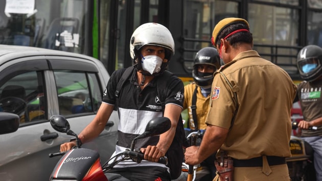 The two policemen were posted at Chandi Mahal area (Sanchit Khanna/HT PHOTO) The two policemen were posted at Chandi Mahal area (Sanchit Khanna/HT PHOTO)