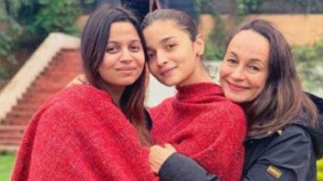 Soni Razdan says her daughter Alia Bhatt and Shaheen are not living together during the lockdown.