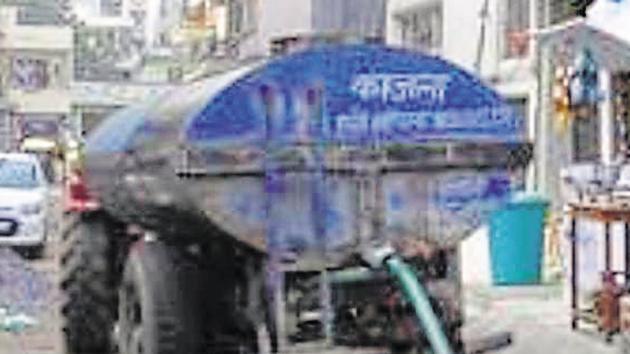 States have also been asked to ensure that portable water supply, an essential service is maintained and necessary arrangements for manpower, chemicals, water testing, operation and maintenance are in place. (Yogendra Kumar/HT file photo. Representative image) States have also been asked to ensure that portable water supply, an essential service is maintained and necessary arrangements for manpower, chemicals, water testing, operation and maintenance are in place. (Yogendra Kumar/HT file photo. Representative image)