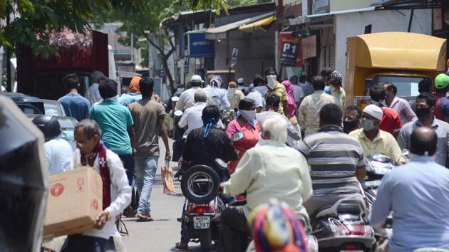 People out on the street at Bhavani peth on Thursday. (Ravindra Joshi/HT PHOTO) People out on the street at Bhavani peth on Thursday. (Ravindra Joshi/HT PHOTO)