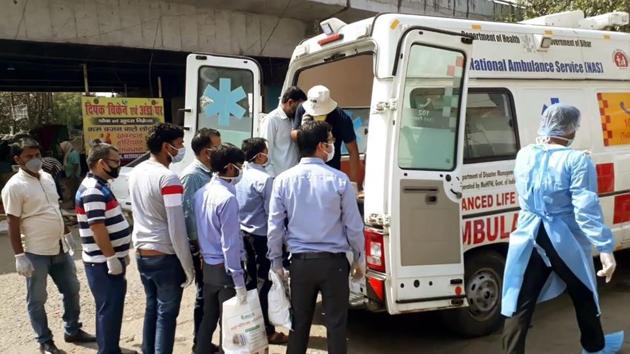 Doctors and staff of Max Life suspected of coronavirus infection depart for a quarantine facility in Hotel Pataliputra Ashoka during the lockdown, in Patna, Bihar. (Photo by Santosh Kumar/ Hindustan Times) Doctors and staff of Max Life suspected of coronavirus infection depart for a quarantine facility in Hotel Pataliputra Ashoka during the lockdown, in Patna, Bihar. (Photo by Santosh Kumar/ Hindustan Times)