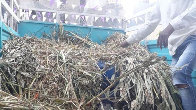 Pune police was acting on a tip-off that a man with history of illegal liquor trade was smuggling alcohol in the name of essential goods. (HT Photo) Pune police was acting on a tip-off that a man with history of illegal liquor trade was smuggling alcohol in the name of essential goods. (HT Photo)