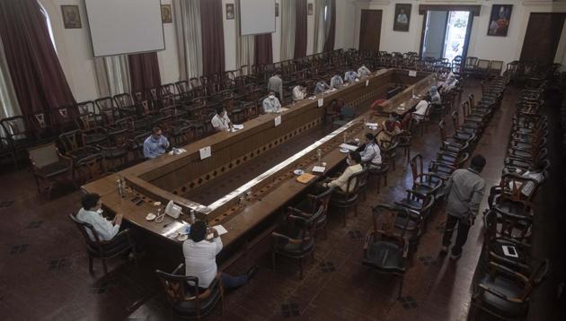 The staff and members of the Sassoon General Hospital conducted a meeting with Pune divisional commissioner Deepak Mhaisekar at Council Hall, on Friday. (Pratham Gokhale/HT Photo) The staff and members of the Sassoon General Hospital conducted a meeting with Pune divisional commissioner Deepak Mhaisekar at Council Hall, on Friday. (Pratham Gokhale/HT Photo)