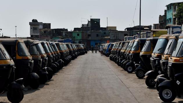Autorickshaw parked on the deserted road of Shivaji nagar, Mankhurd during the nationwide lockdown, imposed in the wake of the coronavirus pandemic in Mumbai, on Saturday. (Satish Bate/HT Photo) Autorickshaw parked on the deserted road of Shivaji nagar, Mankhurd during the nationwide lockdown, imposed in the wake of the coronavirus pandemic in Mumbai, on Saturday. (Satish Bate/HT Photo)
