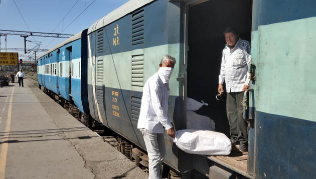 The railways has discontinued its passenger services since the announcement of lockdown in March, extending it to May 17 but the freight services are still operating. (HT FILE) The railways has discontinued its passenger services since the announcement of lockdown in March, extending it to May 17 but the freight services are still operating. (HT FILE)