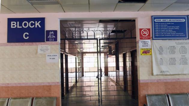 Deserted view of Sadar hospital during lockdown to curb the spread of coronavirus, in Ranchi. (Diwakar Prasad/ Hindustan Times) Deserted view of Sadar hospital during lockdown to curb the spread of coronavirus, in Ranchi. (Diwakar Prasad/ Hindustan Times)