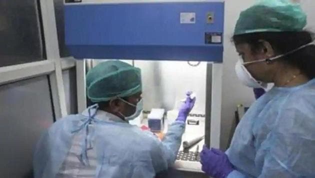 Earlier in the week, 1,200 samples were carried from Indore to the national capital. (Pratham Gokhale/HT Photo) Earlier in the week, 1,200 samples were carried from Indore to the national capital. (Pratham Gokhale/HT Photo)