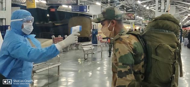 Thermal scanning was conducted to ensure no soldier was running a fever. (HT PHOTO) Thermal scanning was conducted to ensure no soldier was running a fever. (HT PHOTO)