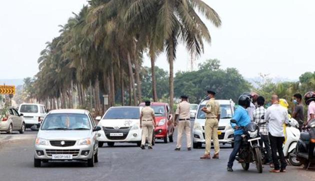 Several vehicles seen on road without following the complete lockdown as Police trying to stop them at Guirim amid coronavirus pandemic, in Mapusa, Goa on April 9. (ANI) Several vehicles seen on road without following the complete lockdown as Police trying to stop them at Guirim amid coronavirus pandemic, in Mapusa, Goa on April 9. (ANI)