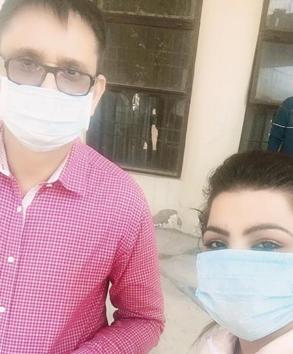 Jaskirat Kaur, daughter of former hazoori ragi of Golden Temple, taking selfie with senior medical officer Dr Kashmiri Lal. Jaskirat Kaur, daughter of former hazoori ragi of Golden Temple, taking selfie with senior medical officer Dr Kashmiri Lal.
