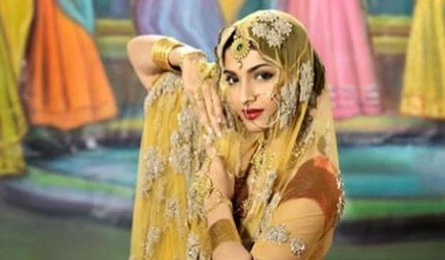 Sonam Kapoor dressed as Anarkali in Mughal-e-Azam.