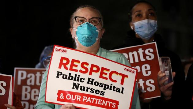Nurses gather for a candlelight vigil to honor healthcare workers, during the outbreak of the coronavirus disease (COVID-19) at Lincoln Hospital in the Bronx borough of New York City, U.S., April 14, 2020. (Reuters File Photo) Nurses gather for a candlelight vigil to honor healthcare workers, during the outbreak of the coronavirus disease (COVID-19) at Lincoln Hospital in the Bronx borough of New York City, U.S., April 14, 2020. (Reuters File Photo)