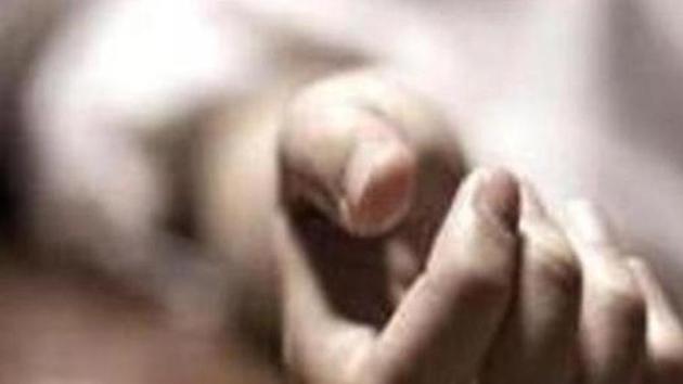 Chavan was found on the footpath of the new bridge near Jehangir hospital, with injury marks on his forehead, above his eyebrows, according to the police. (HT archives. Representative image)
