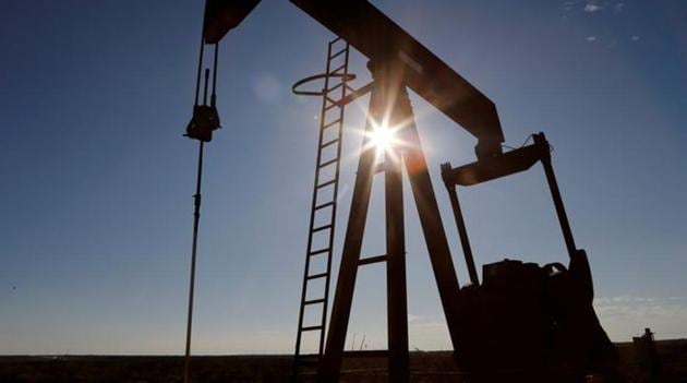 Oil prices have been falling steadily across global markets since the coronavirus pandemic first broke in China’s Wuhan late last year and spread across the world. (Reuters Photo) Oil prices have been falling steadily across global markets since the coronavirus pandemic first broke in China’s Wuhan late last year and spread across the world. (Reuters Photo)