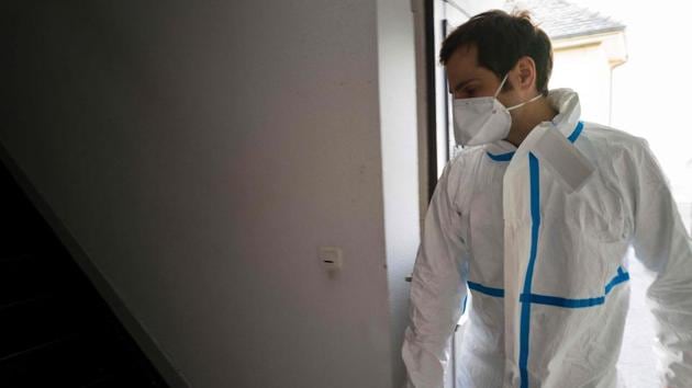 The 330 Chinese graduates of UK universities made personal donations of £38,000 to buy two ventilators for the National Health Service. (AFP) The 330 Chinese graduates of UK universities made personal donations of £38,000 to buy two ventilators for the National Health Service. (AFP)