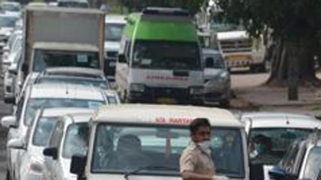 Incidents of misuse of ambulances to surreptitiously cross state borders have been reported in Uttarakhand and Odisha. (Sant Arora/Hindustan Times Photo) Incidents of misuse of ambulances to surreptitiously cross state borders have been reported in Uttarakhand and Odisha. (Sant Arora/Hindustan Times Photo)