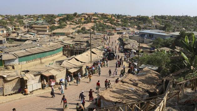 Some 32,000 Bihari live in Geneva Camp -- one of the most desperate slums in the country -- where rights lawyer Khalid Hussain and police say two residents tested positive for coronavirus.(AP/ Representative image)