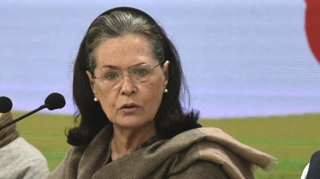 COVID-19: Modi speaks to Sonia, Manmohan, other leaders - The Economic Times