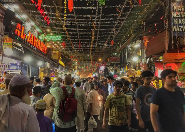 A sight of Old Delhi’s popular eatery, where the author loves to relish achaari biryani. This place used to be abuzz with visitors, almost throughout the year.(Photo: Shivam Saxena/HT)