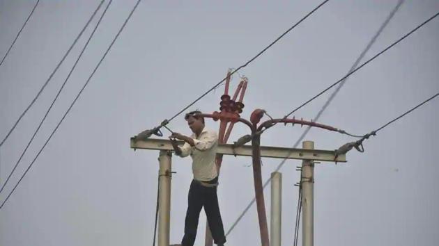 Delhi’s peak electricity demand in April last year was 5664 MW, while the peak demand till April 22 this year was 3169 MW. (Repredentative Photo/HT) Delhi’s peak electricity demand in April last year was 5664 MW, while the peak demand till April 22 this year was 3169 MW. (Repredentative Photo/HT)